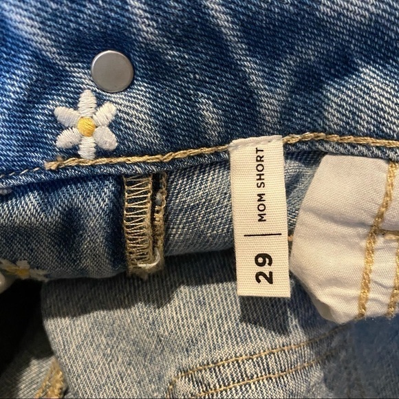 NWT~PACSUN Embroidered Floral Blue Mom Jean Shorts Size 29 - Picture 8 of 10